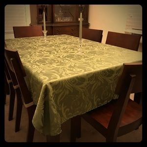 Autumn Scroll Damask Tablecloth in Fern Green